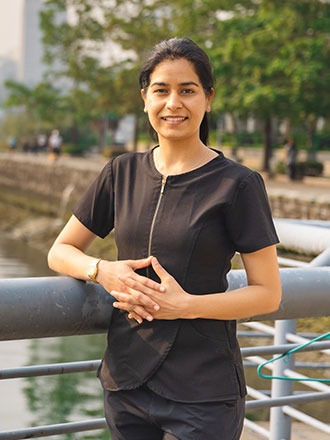 Dr. Anshika Taneja, BDS, DDS